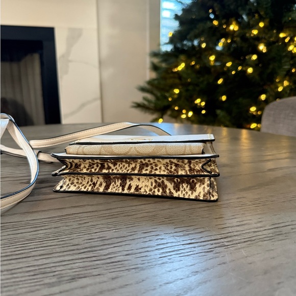 ADORABLE authentic coach bag! - Picture 7 of 11